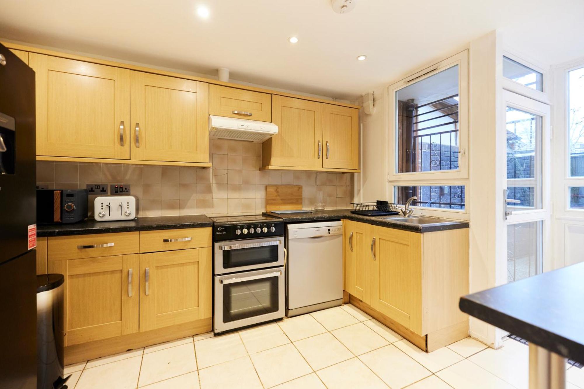 The Kennington Park Crib - Lovely 2Bdr Flat With Garden Londyn Zewnętrze zdjęcie